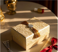Coffret cadeau en papier personnalisable haut de gamme Design peint à la main artisanal pour parfum de rouge à lèvres Beaux cadeaux avec impression de gaufrage