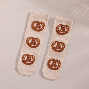 ถุงเท้าคู่รักอินเทรนด์ ลายเค้กน่ารัก ผ้าฝ้าย ความยาวครึ่งน่อง สไตล์ฮิปฮอป สเก็ตบอร์ด สตรีทแดนซ์ - Product Image 3