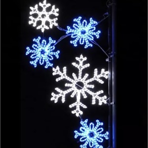 Éclairage de Noël pour festivals en plein air, décoration flocon de neige, lumières LED à montage sur poteau IP65 pour aménagement paysager - Product Image 2