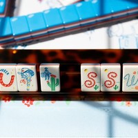 Tuiles de Mahjong de luxe modernes en acrylique, style Cowgirl, avec logo personnalisé, ensemble américain, 3 couches, portable, pour 4 joueurs, amusantes, à rayures bleues, boîte en carton