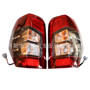 Conjunto de luces traseras LED y luces de freno para camionetas Mitsubishi L200 Triton 2019 - Product Image 2