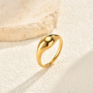 Bague dôme goutte d'eau en acier inoxydable 316L et or 18 carats pour femme, bague minimaliste épaisse en forme de haricot, bijou statement étanche - Product Image 3