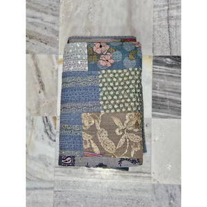Drap de lit matelassé en soie Kambhadiya, patchwork Kantha indien vintage fait main, motifs uniques, style bohème, vêtements d'occasion - Product Image 1