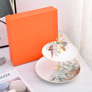 Plato de Pastel de Boda de Dos Niveles de Porcelana China con Plato para Frutas y Base Dorada - Product Image 4