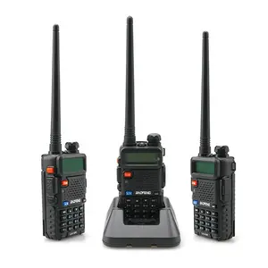 Baofeng usine UV-5R woki toki avec écouteur radio 2 voies double bande uhf vhf portable baofeng uv-5r vente chaude talkie-walkie