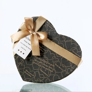 Hard cardboard heart-shaped birthday gift box with ribbon can be customized according to needs - Product Image 6