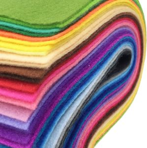 Tissu en <span class=keywords><strong>feutre</strong></span> de polyester coloré en gros pour projets d'artisanat DIY pour enfants - Product Image 1