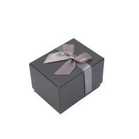 Boîte cadeau rigide personnalisable en matériaux recyclés avec fermeture magnétique et doublure en mousse pour emballage de bijoux et montres, logo personnalisé