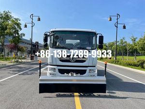 Camion-citerne <span class=keywords><strong>à</strong></span> jet et aspiration combiné 6x4 avec <span class=keywords><strong>pompe</strong></span> <span class=keywords><strong>à</strong></span> eau haute pression diesel 10000L et moteur pour le débouchage des canalisations d'égouts - Product Image 2