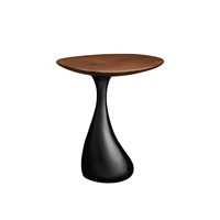 Table d'appoint créative en bois massif, style designer, haut de gamme, pour salon, petite table à thé, style minimaliste italien, artistique pour coin.