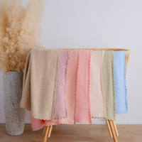 Ensemble de luxe personnalisé neutre pour l'annonce de la naissance : Body, barboteuse festonnée, cardigan tricoté, bonnet et couverture pour bébé