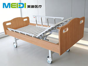 Cama de Hospital de un Solo Manivela con Tablero de MDF y Ruedas - Product Image 1