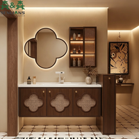 Mobile Bagno Neoclassico SLS con Specchio LED a Quattro Foglie, Mobile Sospeso in Legno con Inserto in Rattan e Lavabo Bianco Integrato