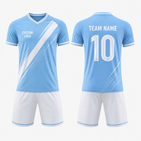2026 Neues Retro-Style Fußballtrikot-Set Unisex Fan- und Spieler-Fußballuniform Schnelltrocknend 100% Polyester Team-Kit