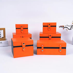 Set di 4 Tazze da Tè in Pelle PU con Confezione Vuota Premium e Scatola Regalo Organizzatore - Product Image 3