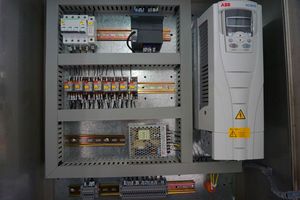 Équipement de distribution d'énergie triphasé à faible tension pour la compensation du facteur de puissance par condensateurs réactifs - Product Image 4