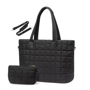 Sac fourre-tout matelassé léger et surdimensionné personnalisé avec logo, idéal pour ordinateur portable, infirmière ou voyage, pour femme - Product Image 4
