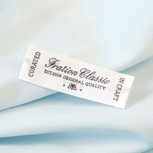 Etichette Tessute Personalizzate di Lusso di Alta Qualità in Tessuto Delicato sulla Pelle per Abiti, Cappelli, Scarpe, Tessuti per la Casa, Etichetta Tessuta in Raso di Cotone per Collo - Product Image 2