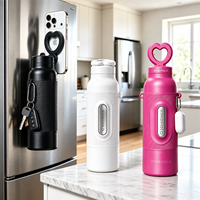 Bouteille d'eau isotherme magnétique en acier inoxydable avec support de téléphone en forme de cœur et gobelet modulaire en silicone pour le transport quotidien