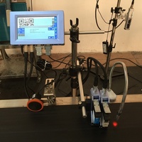 Suministro directo de fábrica, impresora de inyección de tinta térmica industrial de alta resolución en varios idiomas para botellas de cartón y plástico