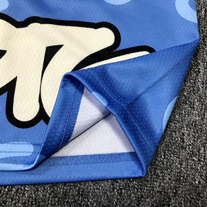 Short de basket-ball personnalisé de haute qualité pour hommes respirant et imprimé pour l'entraînement en club et les sports - Product Image 6