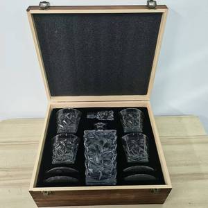 Ensemble de carafe à whisky carrée en verre transparent sans plomb de 25 oz, boîte en bois gravée personnalisée pour whisky, liqueur, <span class=keywords><strong>scotch</strong></span>, <span class=keywords><strong>bourbon</strong></span> - Product Image 2