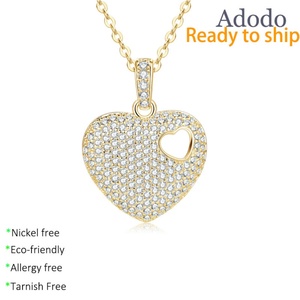Collar con Colgante de Corazón Hueco en Cobre Ecológico con Zirconia y Baño de Oro de 14k, Joyería de Moda para Regalo de Parejas - Product Image 1