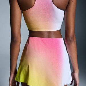 ชุดกระโปรงเทนนิส 2 ชิ้น พิมพ์ลายไล่เฉดสี ป้องกันรังสียูวี ด้านหน้ามีโลโก้แบบกำหนดเอง เป็นมิตรกับสิ่งแวดล้อม ซับเหงื่อ แห้งเร็ว น้ำหนักเบา ระบายอากาศได้ดี - Product Image 5