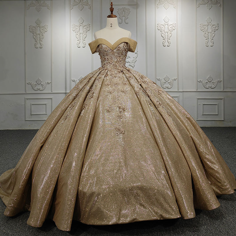 โกลเด้น