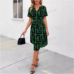 Une robe sans manches en maille géométrique, amincissante et élastique pour femme, qui dégage un charme haut de gamme, sexy et élégant, et un bo - Product Image 3