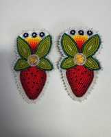 Boucles d'oreilles pendantes MANTU en perles de fraise, bijoux spirituels faits à la main, artisanat indigène, pièce unique, verre bohème
