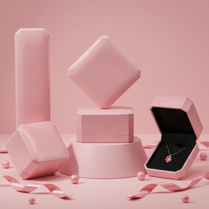 लक्जरी कस्टम सूट वेवेट वेल्वेट एलईडी चमड़े के हार गहने बॉक्स कंगन और लोगो के साथ शादी की अंगूठी आभूषण पैकेजिंग - Product Image 2