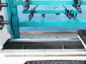 เครื่องกลึงไม้ CNC แบบสองสถานีขนาดเล็กพร้อมการป้อนอัตโนมัติซึ่งสามารถใช้ในการแปรรูปผลิตภัณฑ์ไม้ได้ในราคาต่ำ - Product Image 4