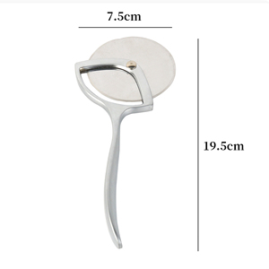 Coupe-<span class=keywords><strong>pizza</strong></span> en acier inoxydable et en alliage de zinc pour le roulement de la poignée de coupe de <span class=keywords><strong>pizza</strong></span> <span class=keywords><strong>XL</strong></span>-Professional Factory Logo personnalisé lame de roue unique - Product Image 2