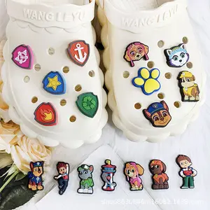 Nuevos zapatos personalizados PAWS Random Patrol PVC encantador perro de dibujos animados zapatos de Anime encanto decorativo