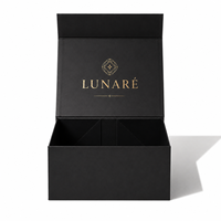 Nouvelle boîte cadeau rigide en carton de luxe, pliable, magnétique, avec grand logo en relief, revêtement UV haut de gamme, design personnalisé