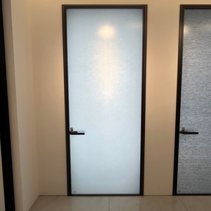 <span class=keywords><strong>Porte</strong></span> <span class=keywords><strong>intérieure</strong></span> en verre artistique avec cadre en alliage d'aluminium, <span class=keywords><strong>porte</strong></span> <span class=keywords><strong>de</strong></span> luxe insonorisée pour villa et hôtel avec motif personnalisé et cadre étroit - Product Image 1