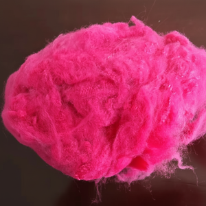 Fibre discontinue de polyester de haute qualité de style solide de style rose recyclé pour la filature de tissu non tissé - Product Image 1