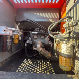 Excavatrice sur chenilles HITACHI ZX210 d'occasion, haute performance, 90% neuve, disponible à la vente - Product Image 3