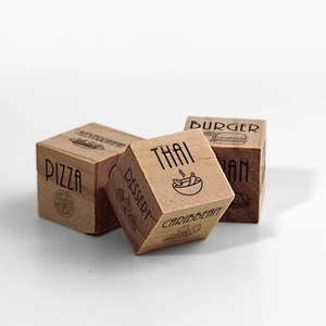 Bán buôn số lượng lớn tùy chỉnh kích thước 9cm khổng lồ góc vuông bằng gỗ xúc xắc - Product Image 1