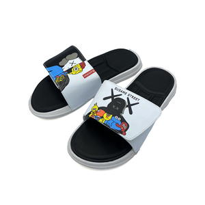 CHANCLETAS YEEZY KAWS CYBC - ShoppingHavana