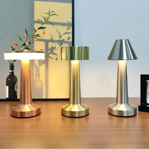 Lámpara de Mesa Moderna de Madera Estilo Escandinavo, Pantalla de Cristal Negra en Forma de Domo, E26 AC LED, Alto CRI 90, 2700K, Luz Cálida, Ecológica, Decoración para Dormitorio - Product Image 1