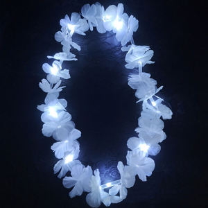Nouveauté Guirlande de fleurs tropicales lumineuses en dentelle hawaïenne artificielle faite à la main pour la décoration de fête sur le thème de la jungle - Product Image 4