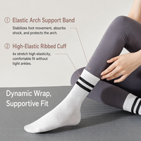 Chaussettes de yoga et de Pilates durables à cinq doigts avec sangle croisée, design à orteils exposés pour un confort optimal, portables et ajustables pour un maintien parfait