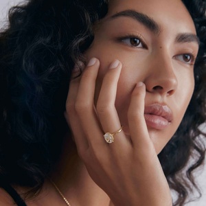 Nouvelle conception, bague solitaire à halo de diamants ovales de 1 à 5 carats, cultivés en laboratoire, 4 griffes, or 14k/18k plaqué rhodium, certifiée IGI, unisexe - Product Image 2
