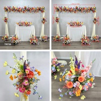 Chemin de table floral artificiel tropical et coloré pour arche de mariage et décoration de scène
