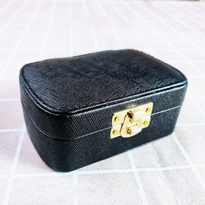 Estuche Portátil para Joyas, Caja Organizadora de Joyería de Cuero, Elegante Estuche de Viaje con Hebilla Metálica - Product Image 4