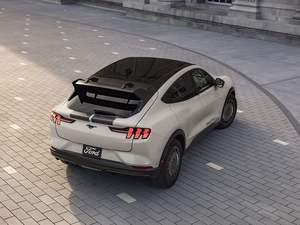 <span class=keywords><strong>Mustang</strong></span> Mach-<span class=keywords><strong>E</strong></span> SUV haute performance |   Puissance électrique et style emblématique pour les amateurs d'aventure - Product Image 3