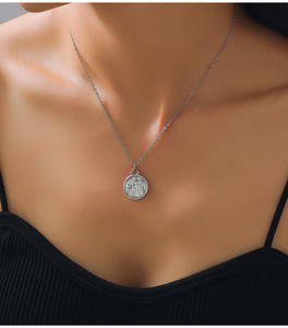 Collar con Colgante <span class=keywords><strong>de</strong></span> Cadena Clásica <span class=keywords><strong>de</strong></span> Acero Inoxidable Chapado en Oro <span class=keywords><strong>de</strong></span> 18K <span class=keywords><strong>Que</strong></span> No Se Destiñe, con 12 Signos del Zodiaco en Relieve para Mujer - Product Image 5