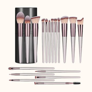 Campioni gratuiti <span class=keywords><strong>Set</strong></span> di pennelli per il trucco <span class=keywords><strong>18</strong></span> pz fondotinta sintetico Premium ombretti fard pennelli per il trucco con custodia nera - Product Image 1